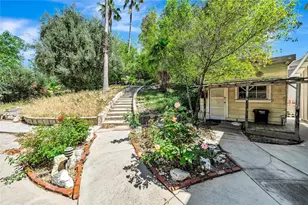 20555 Dumont St, Woodland Hills, CA 91364 - Photo 11