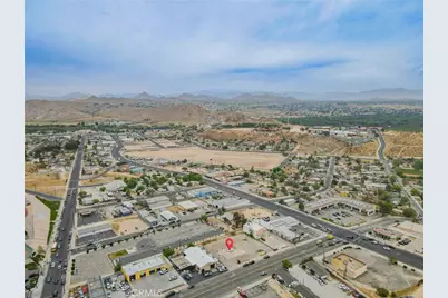 16650 Mojave Dr, Victorville, CA 92395 - Photo 17