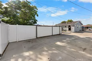 408 W Poplar St, Compton, CA 90220 - Photo 17