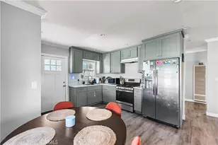 408 W Poplar St, Compton, CA 90220 - Photo 9