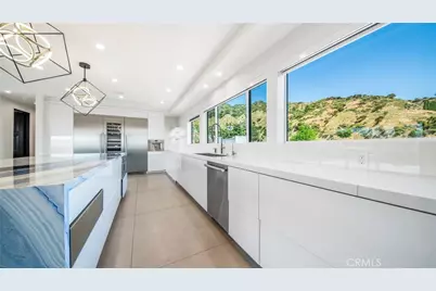 1001 Via Alta, Burbank, CA 91501 - Photo 5