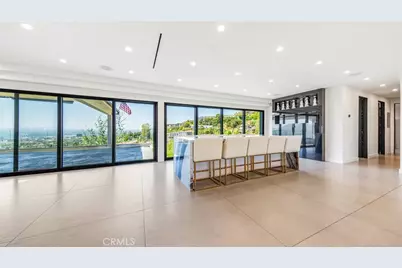 1001 Via Alta, Burbank, CA 91501 - Photo 9