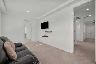 8327 N Mariposa Ct, Canoga Park, CA 91304 - Photo 5