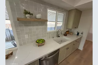 10579 Lev Ave, Los Angeles, CA 91345 - Photo 3