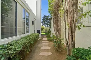 24813 Calle Cedro, Calabasas, CA 91302 - Photo 13