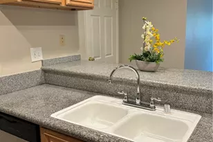 5585 E Pacific Coast Hwy, Long Beach, CA 90804 - Photo 11