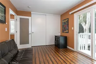 20925 Almazan Rd, Woodland Hills, CA 91364 - Photo 29