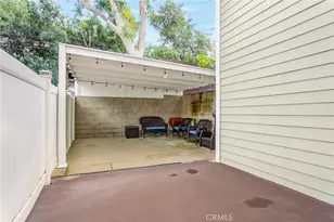 20925 Almazan Rd, Woodland Hills, CA 91364 - Photo 35