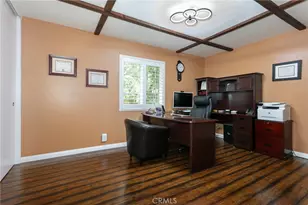 20925 Almazan Rd, Woodland Hills, CA 91364 - Photo 31