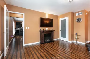 20925 Almazan Rd, Woodland Hills, CA 91364 - Photo 13