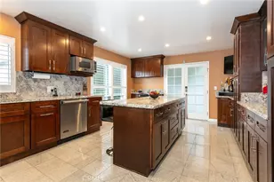 20925 Almazan Rd, Woodland Hills, CA 91364 - Photo 9