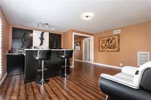 20925 Almazan Rd, Woodland Hills, CA 91364 - Photo 15