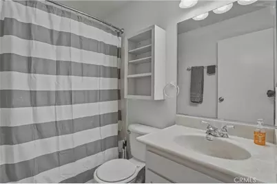 6151 Reseda Boulevard #13, Tarzana, CA 91335 - Photo 19