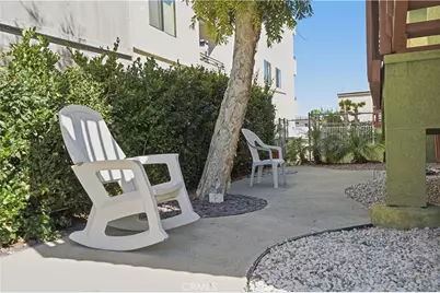 6151 Reseda Boulevard #13, Tarzana, CA 91335 - Photo 23