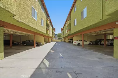 6151 Reseda Boulevard #13, Tarzana, CA 91335 - Photo 27