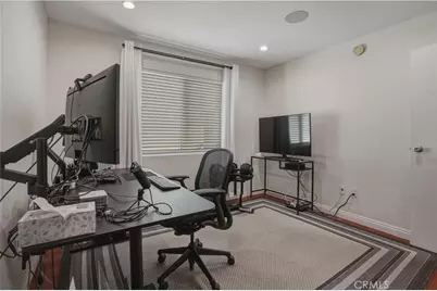 6151 Reseda Boulevard #13, Tarzana, CA 91335 - Photo 17