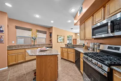 27637 Cordovan Drive, Canyon Country, CA 91351 - Photo 17