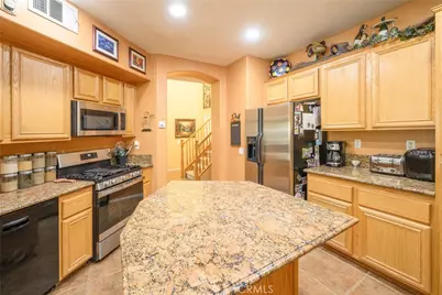 27637 Cordovan, Canyon Country, CA 91351 - Photo 3