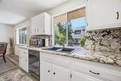 5477 Nestle Avenue #11, Tarzana, CA 91356 - Photo 11