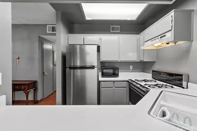 11150 Glenoaks Boulevard #74, Pacoima, CA 91331 - Photo 7