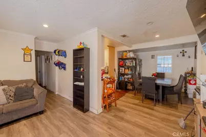 13360 Kelowna, Arleta, CA 91331 - Photo 5