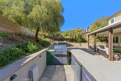 19890 Holly Drive, Saugus, CA 91350 - Photo 9
