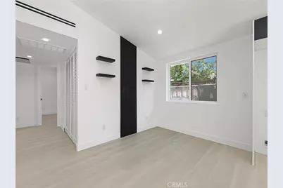 20528 Hamlin Street, Winnetka, CA 91306 - Photo 9