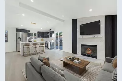 20528 Hamlin Street, Winnetka, CA 91306 - Photo 3