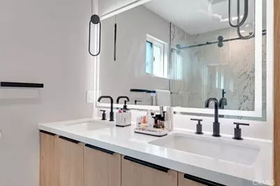 18238 Hartland Street, Reseda, CA 91335 - Photo 31