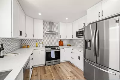 23377 Friar, Woodland Hills, CA 91367 - Photo 9