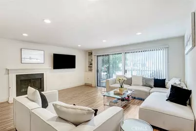 18324 Clark #119, Tarzana, CA 91356 - Photo 3