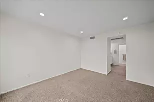 23515 Lyons, Valencia, CA 91355 - Photo 15