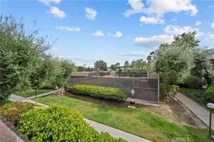 23515 Lyons, Valencia, CA 91355 - Photo 11