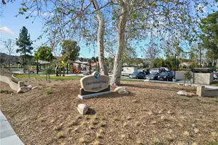 23515 Lyons, Valencia, CA 91355 - Photo 31