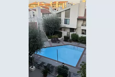 5255 Zelzah Avenue #302, Encino, CA 91316 - Photo 3