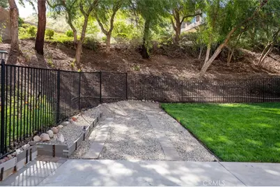 29522 Mammoth, Canyon Country, CA 91387 - Photo 27