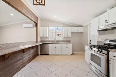 19124 Drycliff Street, Canyon Country, CA 91351 - Photo 5