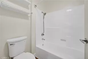 5520 Owensmouth Ave, Woodland Hills, CA 91367 - Photo 21