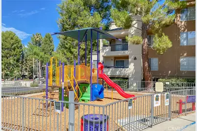 5520 Owensmouth Avenue #103, Woodland Hills, CA 91367 - Photo 25