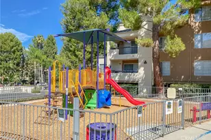 5520 Owensmouth Ave, Woodland Hills, CA 91367 - Photo 25