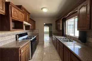 407 E St, Taft, CA 93268 - Photo 15