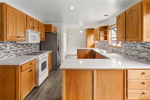 27431 Arriola Ave, Saugus, CA 91350 - Photo 5