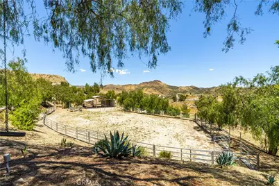 13602 Sego, Agua Dulce, CA 91390 - Photo 67