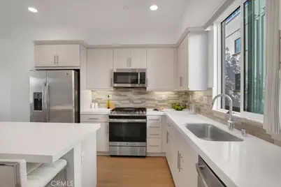 10832 W Riverton Court, Toluca Lake, CA 91602 - Photo 7