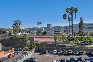 10832 W Riverton Ct, Toluca Lake, CA 91602 - Photo 31