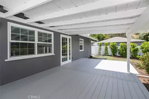 22031 Galvez St, Woodland Hills, CA 91364 - Photo 25