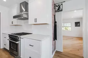 22031 Galvez St, Woodland Hills, CA 91364 - Photo 11