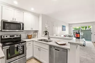 25011 Peachland Ave, Newhall, CA 91321 - Photo 11