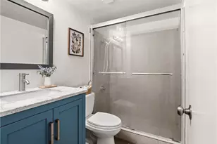 25011 Peachland Ave, Newhall, CA 91321 - Photo 17