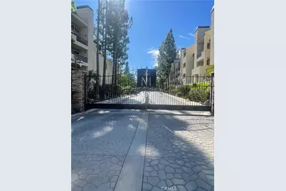 5540 Owensmouth #319, Woodland Hills, CA 91367 - Photo 3